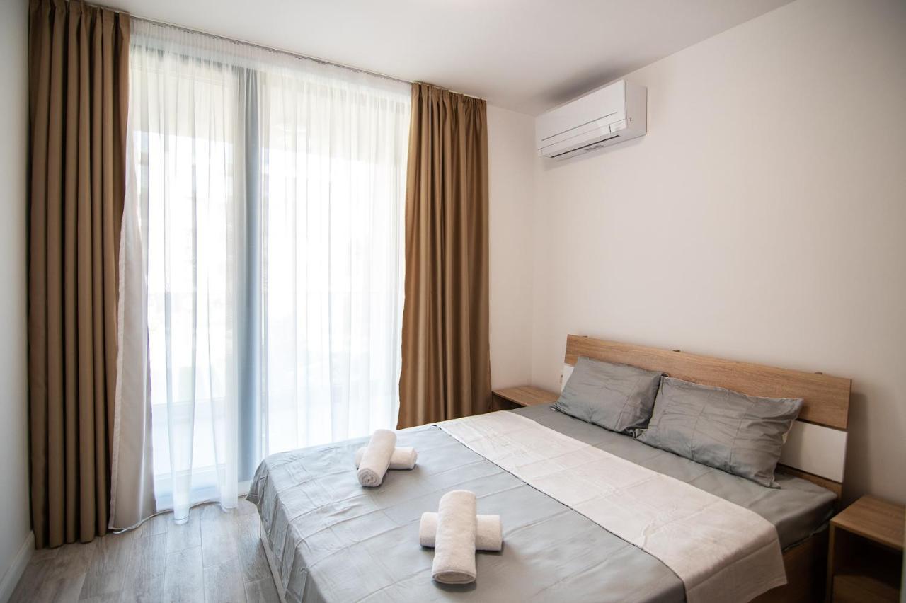 Sea Flats With Parking And Pool In Azur Residence Saints Constantine and Helena Exterior photo