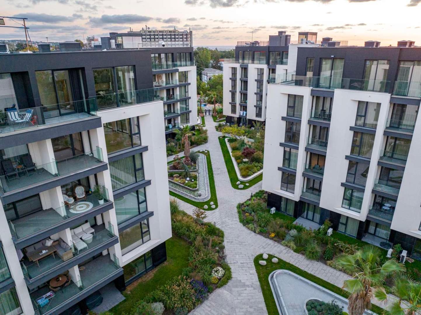 Sea Flats With Parking And Pool In Azur Residence Saints Constantine and Helena Exterior photo